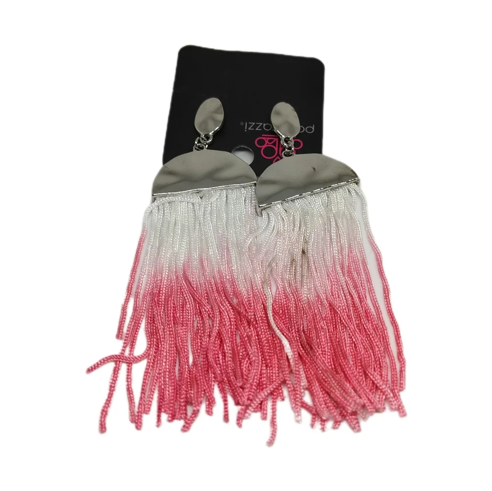 🙋 10/$20. Paparazzi Rope-like White to Pink Tassell Earrings